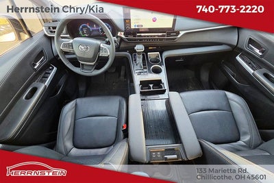 2025 Toyota Sienna Woodland Edition