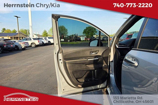 2025 Toyota Sienna Woodland Edition