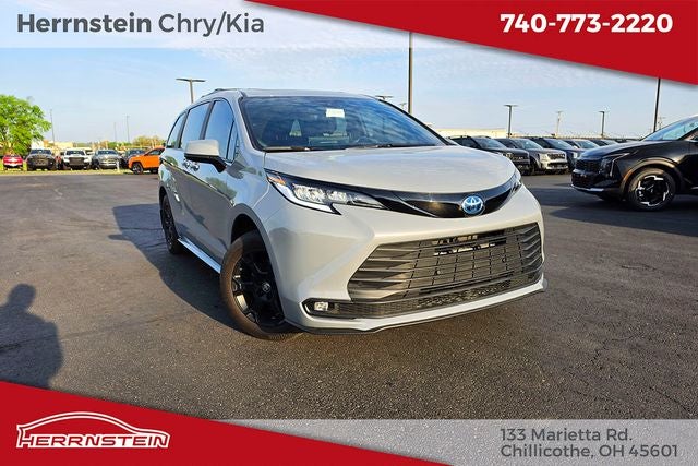 2025 Toyota Sienna Woodland Edition