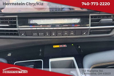 2025 Toyota Sienna Woodland Edition