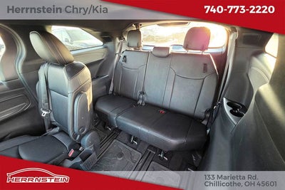 2025 Toyota Sienna Woodland Edition