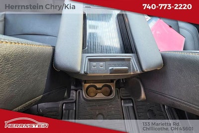 2025 Toyota Sienna Woodland Edition