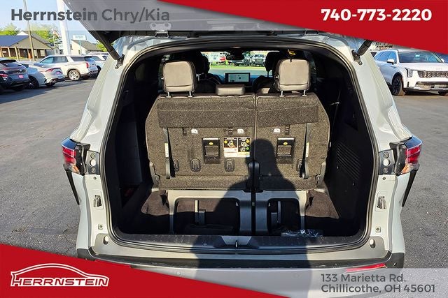 2025 Toyota Sienna Woodland Edition