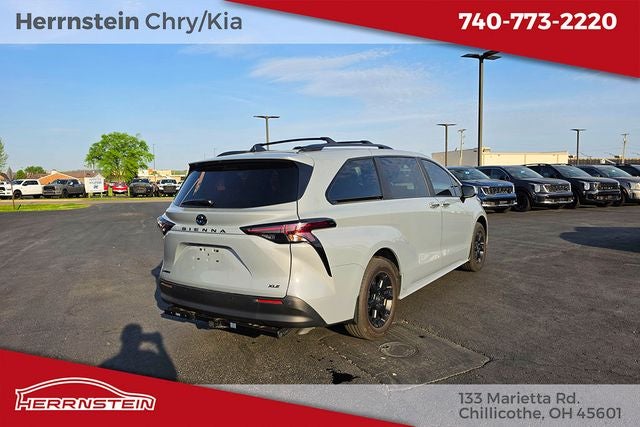 2025 Toyota Sienna Woodland Edition
