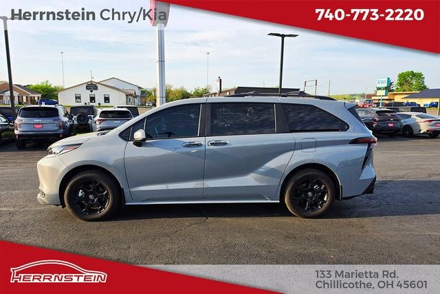 2025 Toyota Sienna Woodland Edition