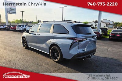 2025 Toyota Sienna Woodland Edition