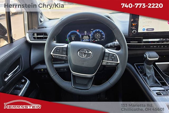 2025 Toyota Sienna Woodland Edition