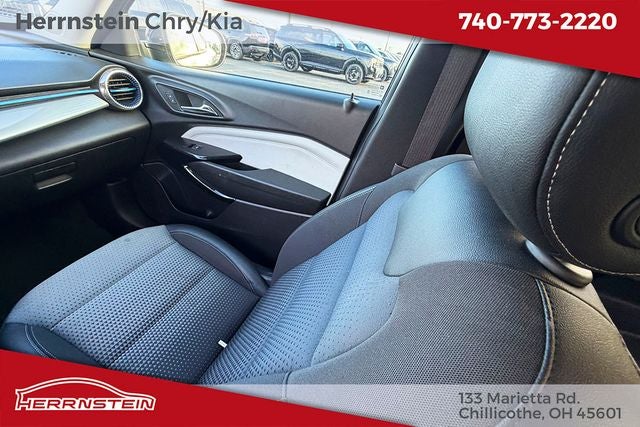 2025 Chevrolet Trax FWD LT