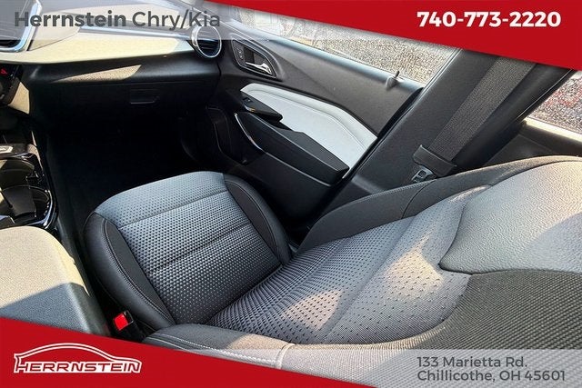 2025 Chevrolet Trax FWD LT