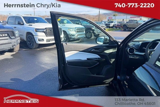 2025 Chevrolet Trax FWD LT