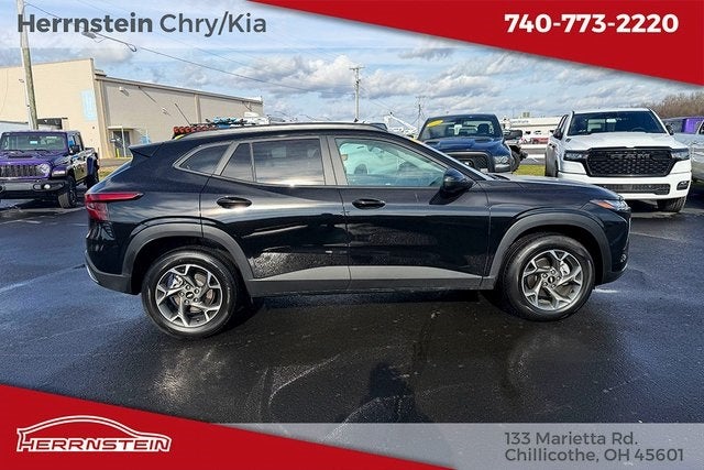 2025 Chevrolet Trax FWD LT