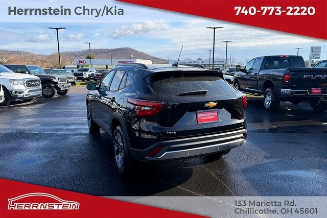 2025 Chevrolet Trax FWD LT