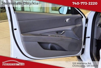 2024 Hyundai Elantra SE