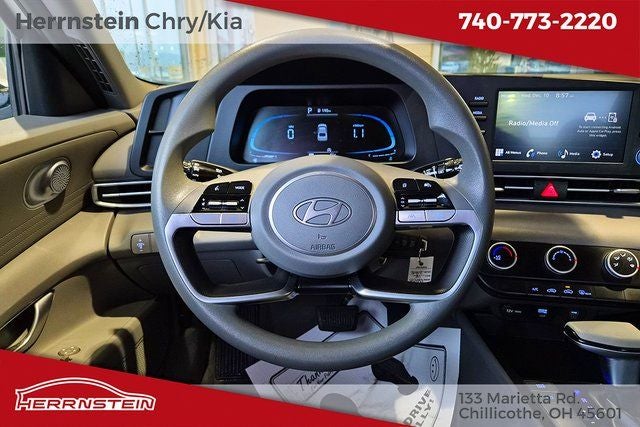 2024 Hyundai Elantra SE